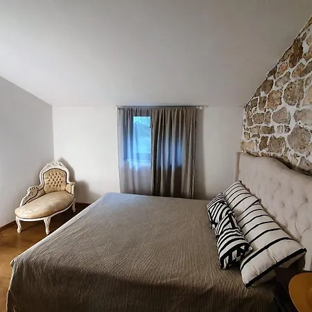 Comfortable Stone House 4 Persons Porec, 4km *