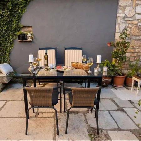 Comfortable Stone House 4 Persons Porec, 4km