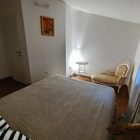Comfortable Stone House 4 Persons Porec, 4km Apartmán Musalez