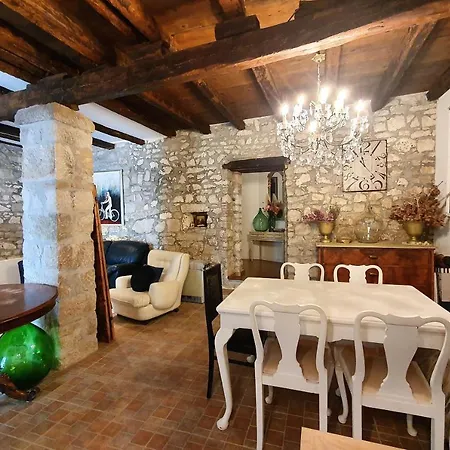 Comfortable Stone House 4 Persons Porec, 4km