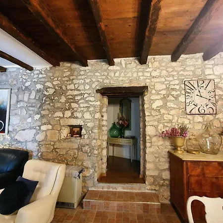 Comfortable Stone House 4 Persons Porec, 4km Apartman