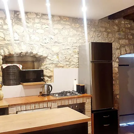 Comfortable Stone House 4 Persons Porec, 4km Apartman Mušalež