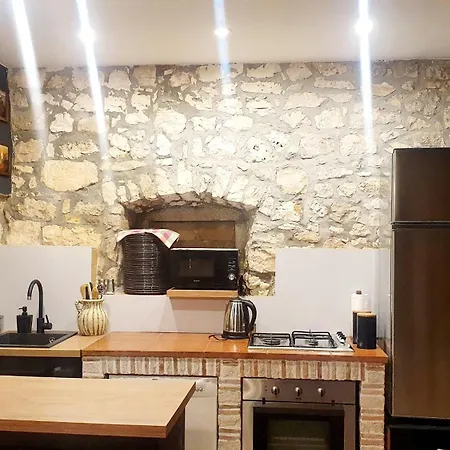 Comfortable Stone House 4 Persons Porec, 4km Apartmán Musalez