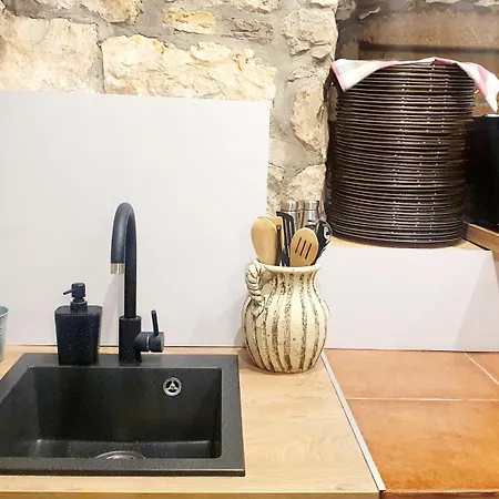 Comfortable Stone House 4 Persons Porec, 4km